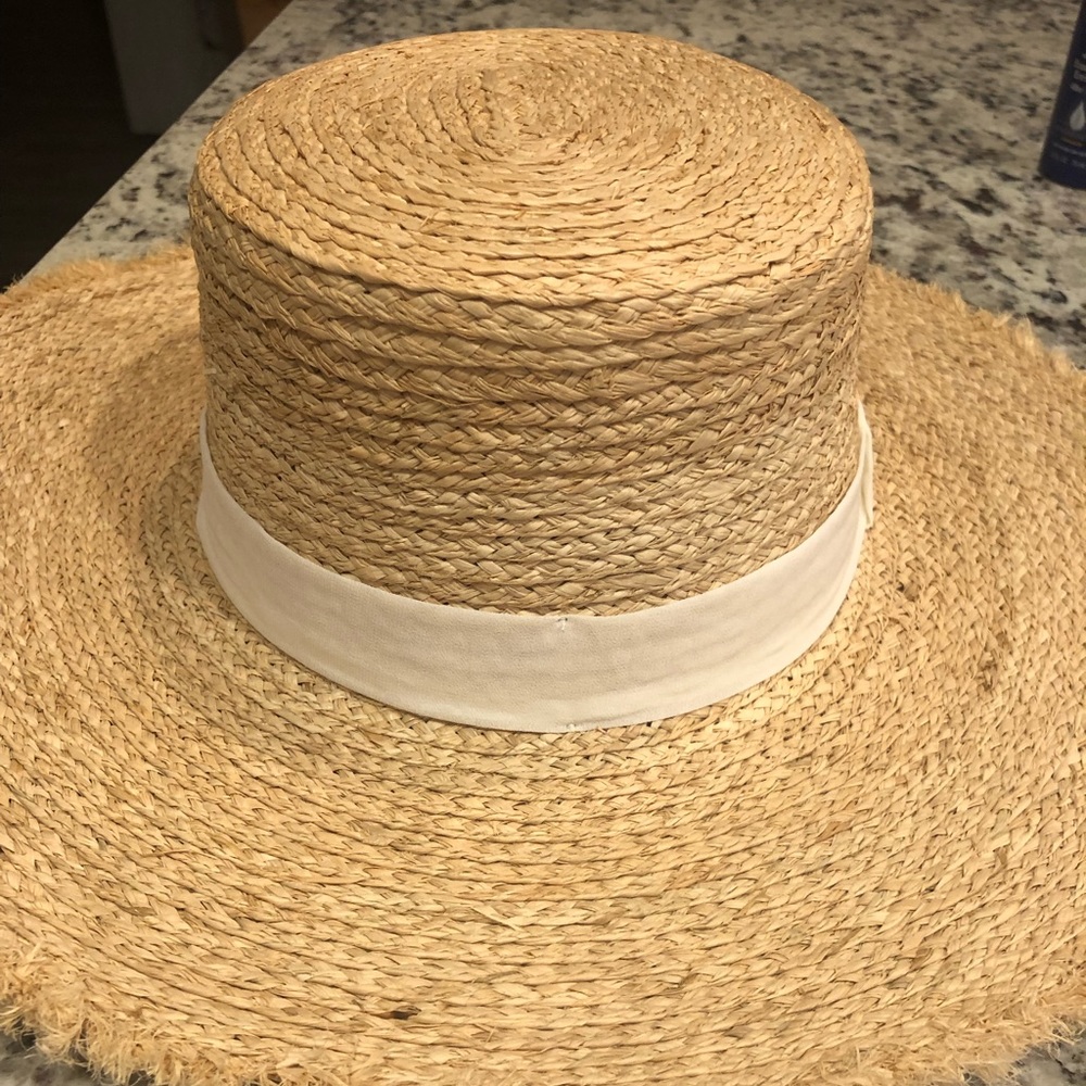 Straw beach hat - Picture 3 of 3